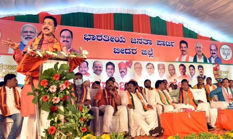 ಗಾಂಧಿ ಹೆಸರಲ್ಲಿ ಟೋಪಿ ಹಾಕಿದ ಕಾಂಗ್ರೆಸ್ : ಬಿಜೆಪಿ ಅಧ್ಯಕ್ಷ ಕಟೀಲ್ ಆರೋಪ