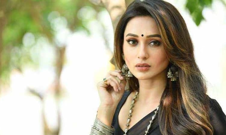 “ಎಲ್ಲವೂ ಹೋಯಿತು..ಅಳುವುದೋ ಏನು ಮಾಡುವುದು ಗೊತ್ತಿಲ್ಲ”: ಮಿಮಿ ಚಕ್ರವರ್ತಿ