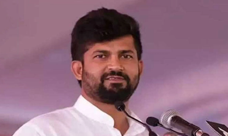 ಅವನ್ಯಾರೋ ಮರಿ ಖರ್ಗೆ ಸಿಎಂ ಬದಲಾಗ್ತಾರೆಂದು ಹೇಳ್ತಾನೆ….: ಪ್ರತಾಪ್ ಸಿಂಹ