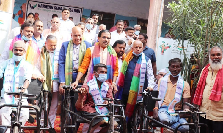 ದಿವ್ಯಾಂಗಿಗಳು ದೈವ ಸ್ವರೂಪಿ: ಸಚಿವ ಖೂಬಾ