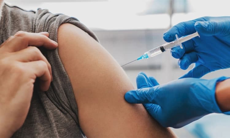 ಪೆಟ್ರೋಲ್‌, ಪಡಿತರ ಸಾಮಗ್ರಿ ಬೇಕಾದರೆ ಲಸಿಕೆ ಕಡ್ಡಾಯ