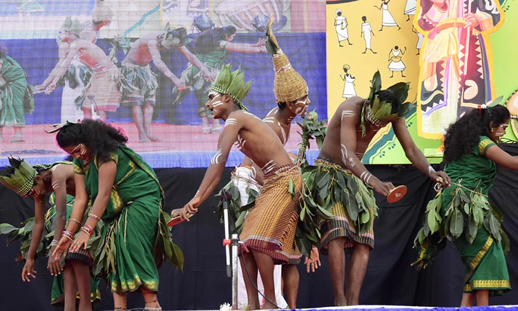 ಬುಡಕಟ್ಟು ಉತ್ಸವದಲ್ಲಿ ನೆನಪಿನ ಮೆರವಣಿಗೆ