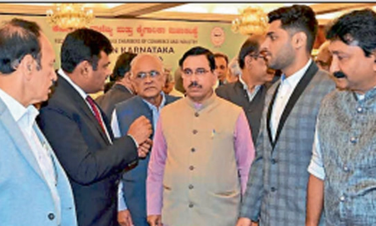 ಹೊಸಪೇಟೆ-ಗುತ್ತಿ  ಹೆದ್ದಾರಿ ಕಾಮಗಾರಿ ಪೂರ್ಣಗೊಳಿಸಿ