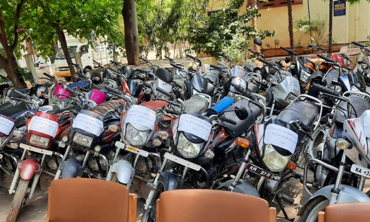 ಗಂಗಾವತಿ ಪೊಲೀಸರ ಭರ್ಜರಿ ಬೇಟೆ : 6 ತಿಂಗಳಲ್ಲಿ 33 ಬೈಕ್ ಕದ್ದ ಆರೋಪಿಯ ಬಂಧನ