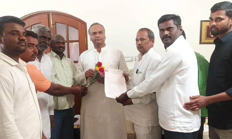 ಎಸ್‌ಟಿಗೆ ಸೌಲಭ್ಯ ಒದಗಿಸಲು ಪ್ರಿಯಾಂಕ್‌ ಖರ್ಗೆಗೆ ಮನವಿ