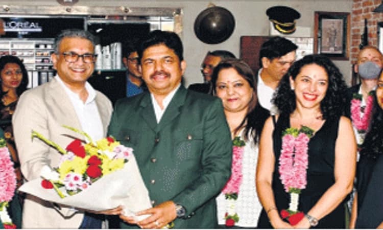 ಸಲೂನ್‌ ಶಿವಾಸ್‌ ಸೆಲ್ಯೂಟ್‌ ಸಂಸ್ಥೆ ಗೆ ಲೊಓರಿಯಲ್‌ ಪ್ಯಾರಿಸ್‌ ವಿದೇಶಿ ತಂಡ ಭೇಟಿ