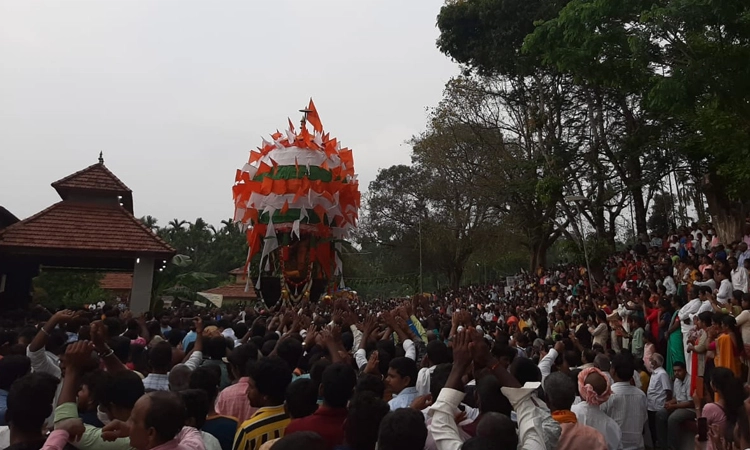 ವಿಜೃಂಭಣೆಯಿಂದ ನಡೆದ ದೇವವೃಂದ ಶ್ರೀ ಪ್ರಸನ್ನ ರಾಮೇಶ್ವರಸ್ವಾಮಿ ದಿವ್ಯ ಶ್ರೀ ಮಹಾ ರಥೋತ್ಸವ