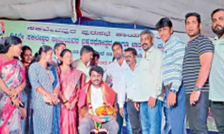 ಜಾತ್ರೆಯಲ್ಲಿ ಚಂದನ್ ಶೆಟ್ಟಿ ಗಾಯನದ ಕಮಾಲ್