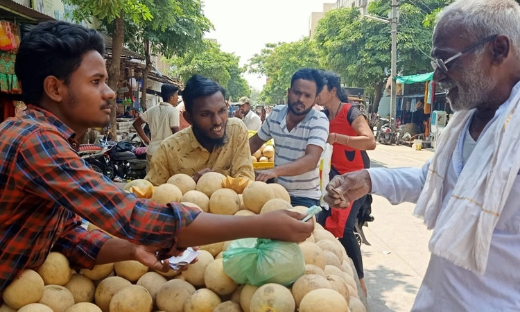ಗ್ರಾಹಕರಿಗೆ ಬೇವು-ವ್ಯಾಪಾರಿಗೆ ಬೆಲ್ಲ