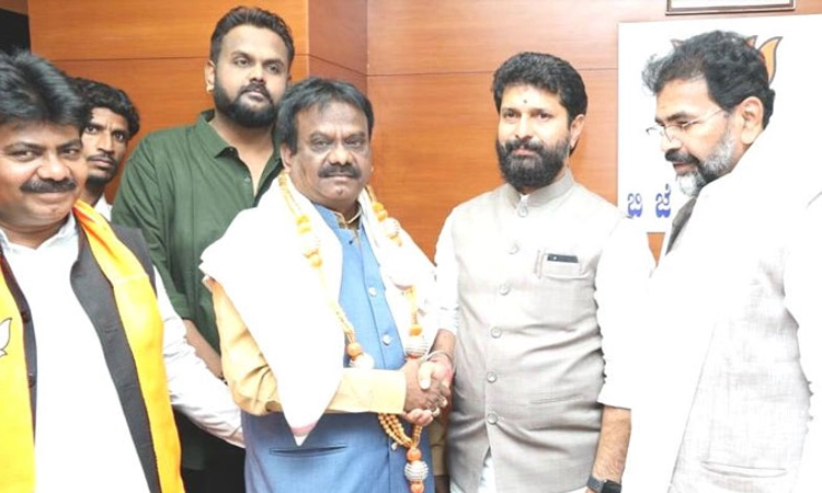 ಬಿಜೆಪಿಗೆ ಸೇರಿದ ದ್ರಾಕ್ಷಾರಸ ಮಂಡಳಿ ಮಾಜಿ ಅಧ್ಯಕ್ಷ ಬಕ್ಕಪ್ಪ ಕೋಟೆ