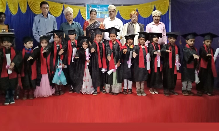 ಸಾಗರ: ಯು ಕೆಜಿ ಮಕ್ಕಳಿಗೆ ಪದವಿ ಪ್ರದಾನ!