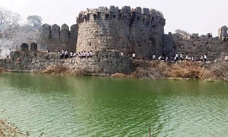 ಎರಡು ಸುತ್ತಿನ ಕೋಟೆ ಸ್ವಚ್ಛತೆಗೆ ಅಭಿಯಾನ