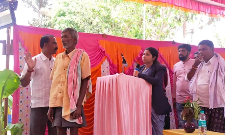 ಗ್ರಾಮ ವಾಸ್ತವ್ಯ: ಕೊರಟಗೆರೆ ತಹಶೀಲ್ದಾರರ ಬಳಿ ಅಳಲು ತೋಡಿಕೊಂಡ ಜನತೆ