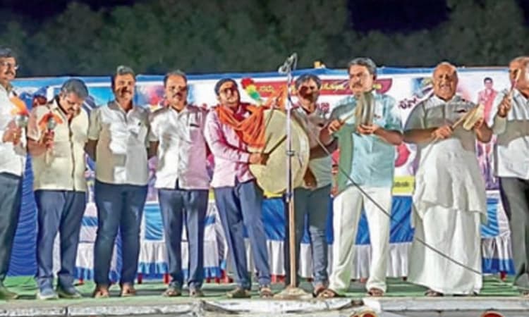 ಭಾರತೀಯ ಸಂಪ್ರದಾಯ ಉಳಿಸಿ -ಬೆಳೆಸಿ: ದೇಸಾಯಿ