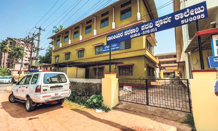 ಹಿಜಾಬ್‌ ವಿವಾದ:  ಸುಪ್ರೀಂ ಕೋರ್ಟ್‌ ಅಂಗಳಕ್ಕೆ