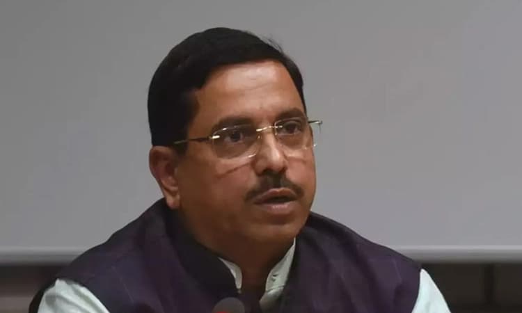 ಫಲಿತಾಂಶಕ್ಕೂ ಮುನ್ನವೇ ಡಿಕೆಶಿ ಗೋವಾಕ್ಕೆ ಗೂಂಡಾಗಿರಿ ಮಾಡಲು ಹೋಗಿದ್ದರೆ?: ಜೋಶಿ ಪ್ರಶ್ನೆ