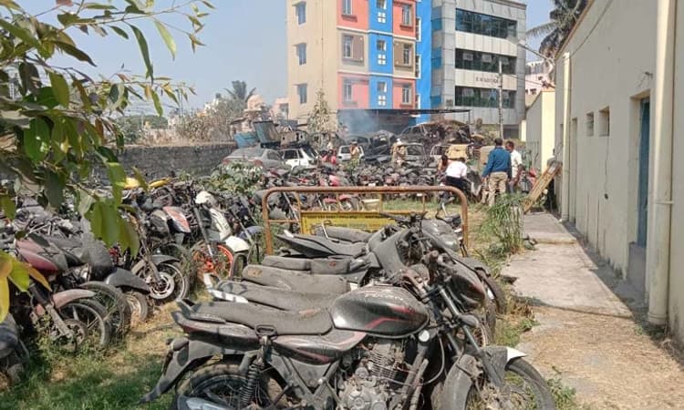 ಪೊಲೀಸ್‌ ಠಾಣೆ, ಫೈನಾನ್ಸ್‌ ಕಂಪನಿ ಆವರಣದಲ್ಲಿ ಅವಘಡ: 31 ವಾಹನಗಳು ಭಸ್ಮ