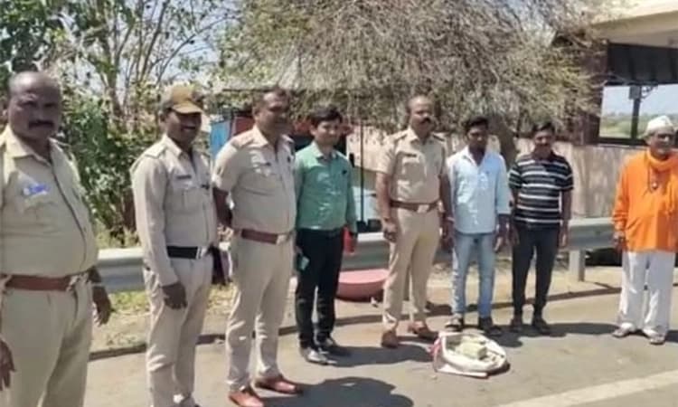 ಮುದ್ದೇಬಿಹಾಳ: ದಾಖಲೆ ಇಲ್ಲದ 10 ಲಕ್ಷ ರೂ.ವಶಕ್ಕೆ