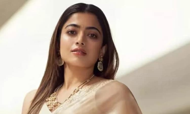 ಪ್ರತಿನಿತ್ಯ ಈ ಕಾರಣದಿಂದ ಮನೆ ಕೆಲಸದಾಕೆಯ ಪಾದವನ್ನು ಸ್ಪರ್ಶಿಸುತ್ತಾರೆ ಅಂತೆ ನಟಿ ರಶ್ಮಿಕಾ