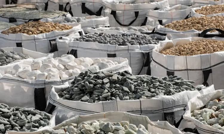 ನಿಕ್ಕೆಲ್‌ ಎಂದು ಭಾವಿಸಿದ್ದ ಬ್ಯಾಗ್‌ನಲ್ಲಿತ್ತು ಬರೀ ಕಲ್ಲು !