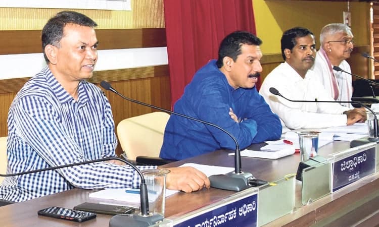 ಹೆದ್ದಾರಿ ಕೆಲಸ ತ್ವರಿತಗೊಳಿಸಿ, ಗುತ್ತಿಗೆದಾರರು ಕೈಬಿಡದಿರಿ: ಸಂಸದ ನಳಿನ್‌ ಸೂಚನೆ