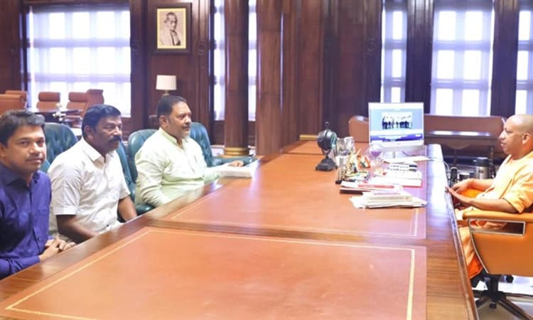 ಚುನಾವಣಾ ಕಾವು: ಉತ್ತರ ಪ್ರದೇಶದ ಸಿ.ಎಂ ಯೋಗಿ ಭೇಟಿಯಾದ ಕೆ.ಎಂ ಮುನಿಯಪ್ಪ