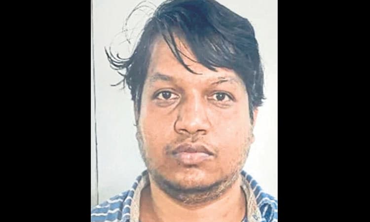 ಹಣ ಕೊಟ್ಟರೆ ಯುವಕರಿಗೂ ವೃದ್ಧಾಪ್ಯ ವೇತನ!