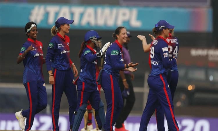 ವನಿತಾ ಪ್ರೀಮಿಯರ್‌ ಲೀಗ್‌ :ಡೆಲ್ಲಿ ಕ್ಯಾಪಿಟಲ್ಸ್‌ ಫೈನಲಿಗೆ