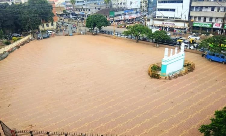 ಕಿತ್ತೂರು ರಾಣಿ ಚೆನ್ನಮ್ಮ ಮೈದಾನ’  ಹೆಸರು: ಆಕ್ಷೇಪದ ಅರ್ಜಿ ವಾಪಸ್‌