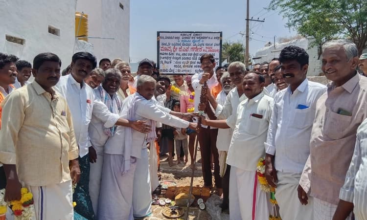 ವಿದ್ಯಾವಂತರಿಗೆ ಸರಕಾರ ಉದ್ಯೋಗ ನೀಡದೆ ನರೇಗಾ ಕೆಲಸಕ್ಕೆ ತಳ್ಳಿದೆ : ಶಾಸಕ ಗಣೇಶ್