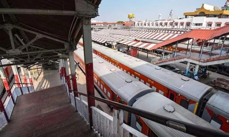 ರೈಲ್ವೇ ನಿಲ್ದಾಣದ ಟಿವಿ ಸ್ಕ್ರೀನ್‌ ನಲ್ಲಿ ಅಶ್ಲೀಲ ವಿಡಿಯೋ ಪ್ರಸಾರ: ಮುಜುಗರಕ್ಕೊಳಗಾದ ಜನ