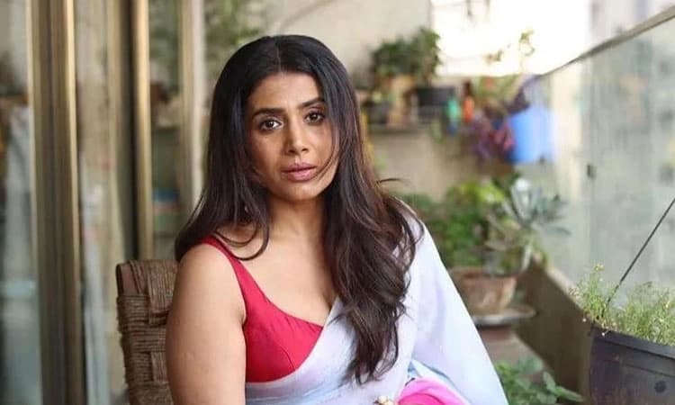 ಸೋಮಾರಿ ಎಂದುದಕ್ಕೆ ಕ್ಷಮೆ ಕೋರಿದ ನಟಿ ಸೋನಾಕ್ಷಿ ಕುಲಕರ್ಣಿ