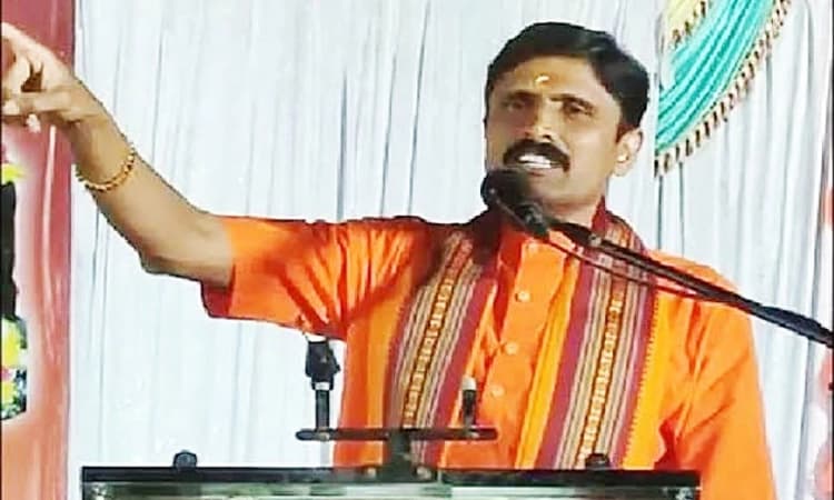 ಹೇಡಿ ರಾಜಕಾರಣಿ: ಪ್ರಿಯಾಂಕ್ ಖರ್ಗೆ ವಿರುದ್ಧ ಆಂದೋಲಾ ಶ್ರೀ ಪರೋಕ್ಷ ವಾಗ್ದಾಳಿ