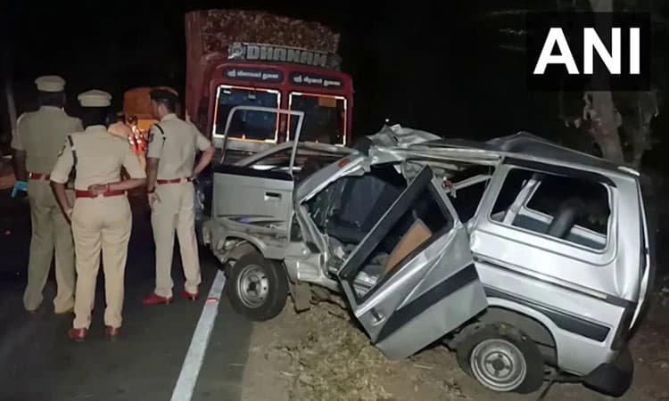 ಲಾರಿ – ಓಮ್ನಿ ಅಪಘಾತ: ಮಗು ಸೇರಿದಂತೆ 6 ಮಂದಿ ದಾರುಣ ಅಂತ್ಯ