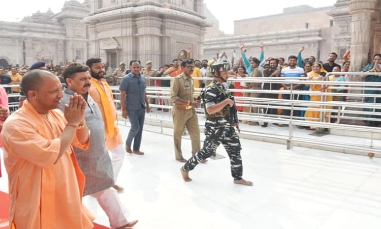 100ನೇ ಬಾರಿ ಕಾಶಿ ವಿಶ್ವನಾಥನ ದರ್ಶಿಸಿದ ಸಿಎಂ ಯೋಗಿ
