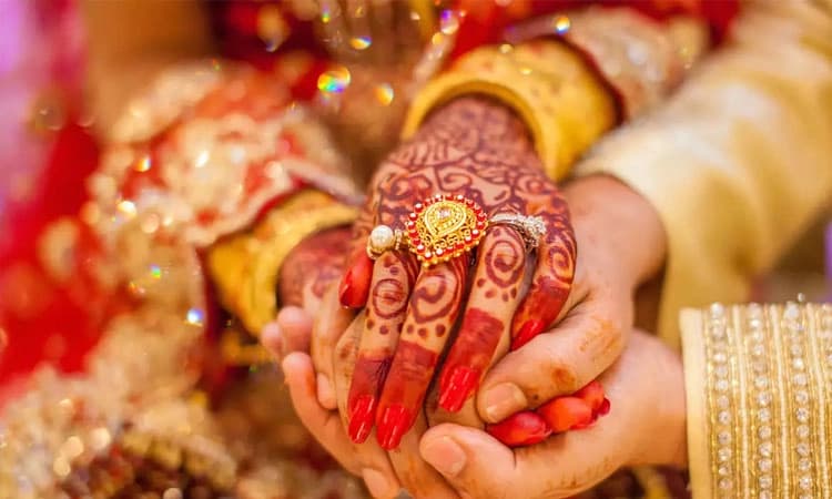 ಕುಡಿದು ಮಲಗಿದಾತನಿಗೆ ನಾಳೆ ತನ್ನ ಮದುವೆ ಅನ್ನೋದೇ ಮರೆತು ಹೋಯಿತು.! ಮರುದಿನ ಆದದ್ದು..