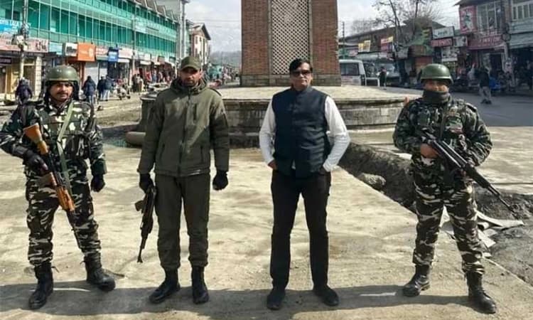 PMO ಕಚೇರಿಯ ಅಧಿಕಾರಿ ಅಂತ ಹೇಳಿ ಜಮ್ಮುವಿನಲ್ಲಿ ಯೋಧರು, ಅಧಿಕಾರಿಗಳನ್ನೇ ಯಾಮಾರಿಸಿದ ವಂಚಕ!