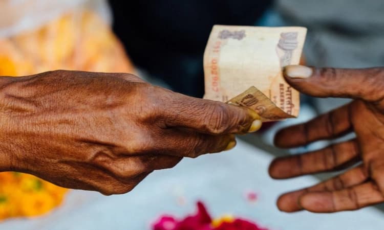 ಮೊಮ್ಮಗಳ ಮೇಲೆ ಅತ್ಯಾಚಾರಗೈದು 10ರೂ. ನೀಡಿದ 60 ವರ್ಷದ ಅಜ್ಜ!