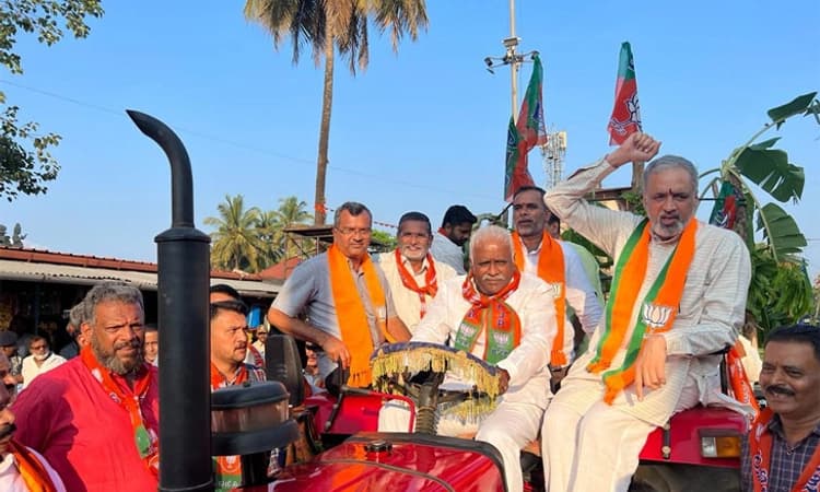 40 ತಿಂಗಳ ಬಳಿಕ ತವರಿನಲ್ಲಿ ಬಿಜೆಪಿ ವೇದಿಕೆಯಲ್ಲಿ ಕಾಣಿಸಿಕೊಂಡ ಸ್ಪೀಕರ್ ಕಾಗೇರಿ!