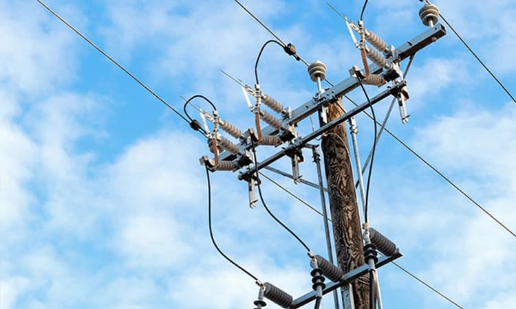 ವಿದ್ಯುತ್‌ ಲೈನ್‌ ಹಾದು ಹೋದ ವಿಚಾರ: ಹಲ್ಲೆ; ಪರಸ್ಪರ ದೂರು