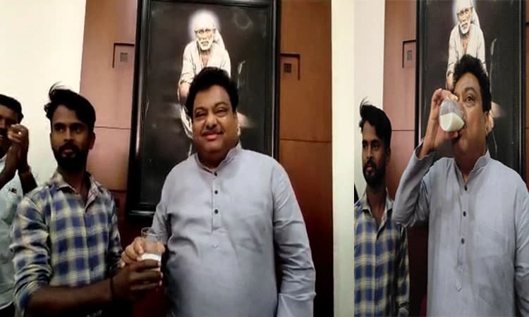 ನೀರು ಕೊಟ್ಟ ಶಾಸಕನಿಗೆ ಹಾಲು ಕುಡಿಸಿದ ರೈತ!