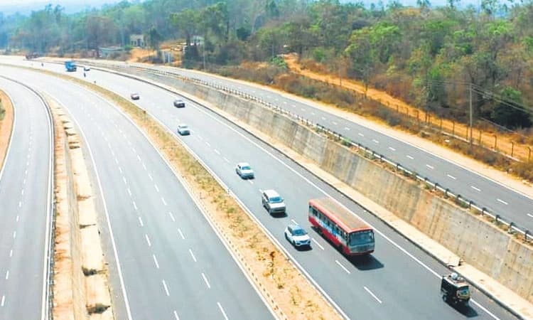 ದಶಪಥ ಹೆದ್ದಾರಿ: ಅಪಘಾತ ತಡೆಗಿಲ್ಲ ಕ್ರಮ 