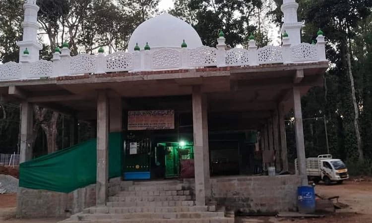 ಚಿಕ್ಕಮಗಳೂರು:ದರ್ಗಾ,ದೇವಾಲಯ ವಿವಾದ ಪ್ರಕರಣ;ಇಂದು ಎಸ್.ಡಿ.ಪಿ.ಐ. ಮುಖಂಡರು ದರ್ಗಾಕ್ಕೆ‌ ಭೇಟಿ