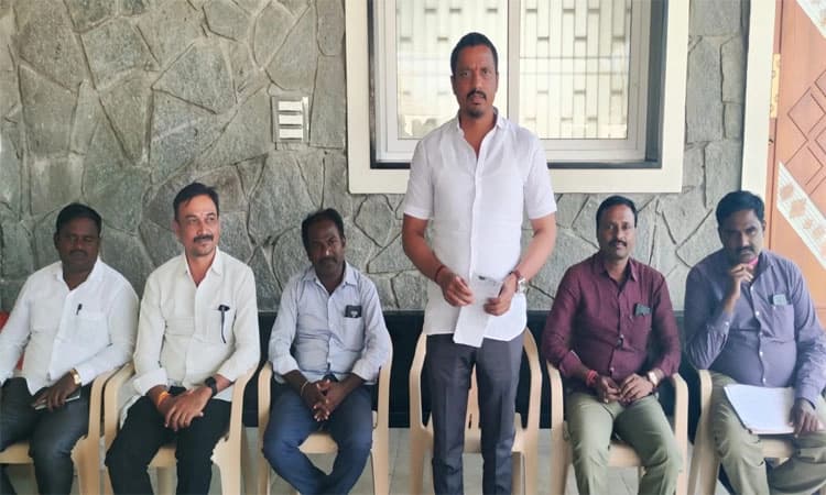 ಜನ ನಾಯಕರಾದವರು ಜನರಿಗೆ ಹಂಚಿಕೆ ಮಾಡಬೇಕು : ಮಾಜಿ ಶಾಸಕ ಟಿ.ಎಚ್.ಸುರೇಶ್ ಬಾಬು