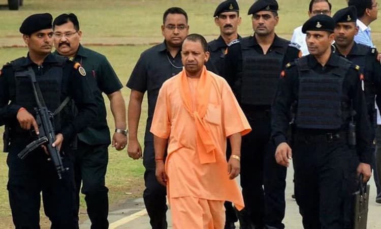 ಮಂಡ್ಯ; ಮೋದಿ ಆಗಮನದ ರಸ್ತೆಯಲ್ಲಿ ಮುಂದಿನ ಪ್ರಧಾನಿ ಯೋಗಿ ಆದಿತ್ಯನಾಥ್ ಎಂಬ ಫ್ಲೆಕ್ಸ್