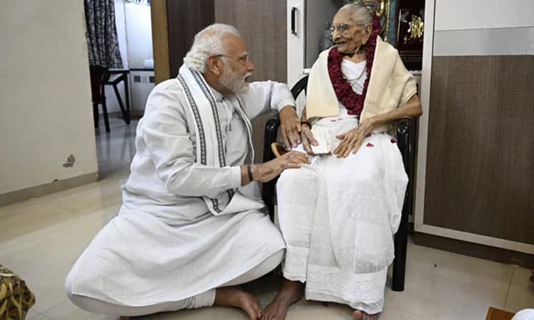 ಮೋದಿ ತಾಯಿ ಹೀರಾಬಾ ಸ್ಮರಣಾರ್ಥ ಮೈಕ್ರೋಸೈಟ್‌ ಅನಾವರಣ