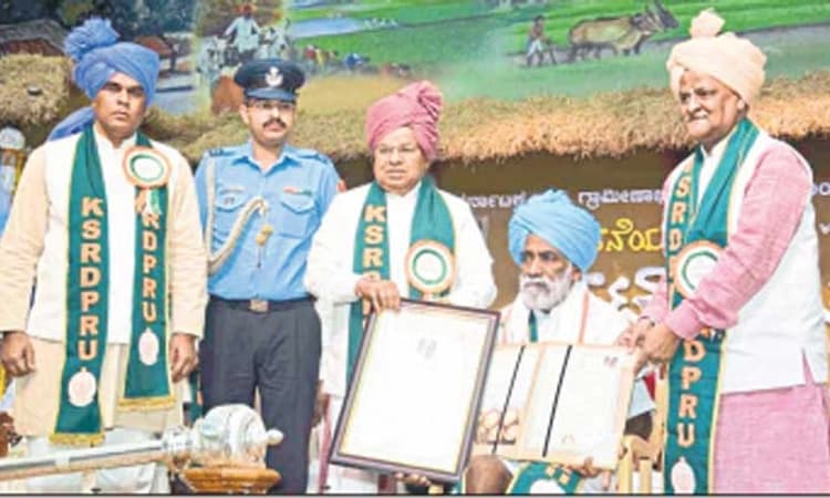 ಕೃಷಿಯಲ್ಲಿ ತಾಂತ್ರಿಕತೆ-ಜೈವಿಕ ಪದ್ಧತಿಗೆ ಒತ್ತು ನೀಡಿ: ರಾಜ್ಯಪಾಲ ಗೆಹ್ಲೋತ್‌