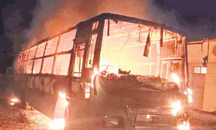 ಬಸ್‌ನಲ್ಲಿ ಮಲಗಿದ್ದ ಕಂಡಕ್ಟರ್‌ ಸಜೀವ ದಹನ