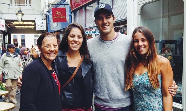 ಆಸ್ಟ್ರೇಲಿಯ ತಂಡದ ನಾಯಕ ಪ್ಯಾಟ್ ಕಮಿನ್ಸ್ ತಾಯಿ ನಿಧನ: ಕಂಬನಿ ಮಿಡಿದ ಆಸೀಸ್ ಆಟಗಾರರು