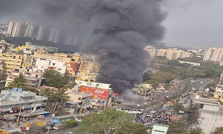 ಪುಣೆ: ಕಟ್ಟಡಕ್ಕೆ ಬೆಂಕಿ, 140 ಪ್ರವಾಸಿಗರ ಸ್ಥಳಾಂತರ